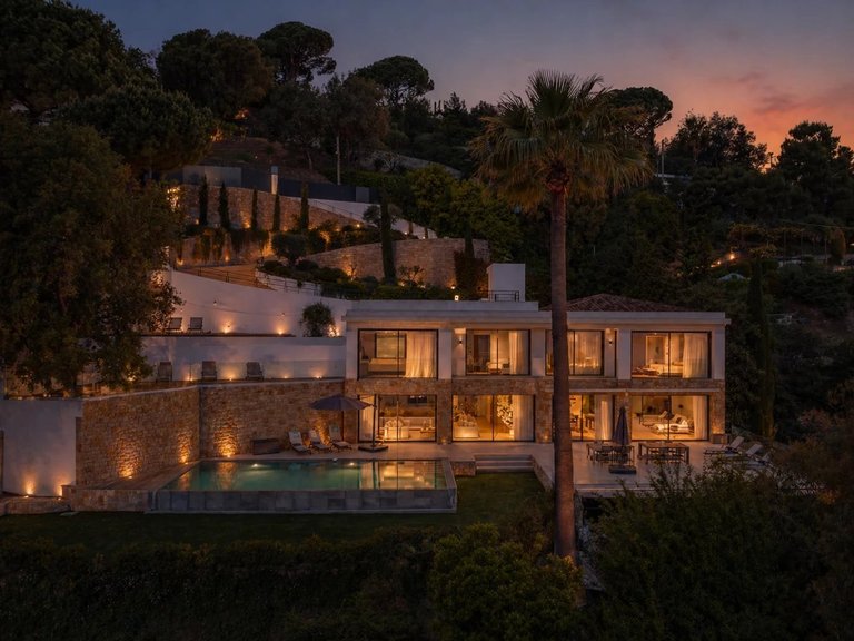 Villa for Sale in Cannes, Cannes Area 3
