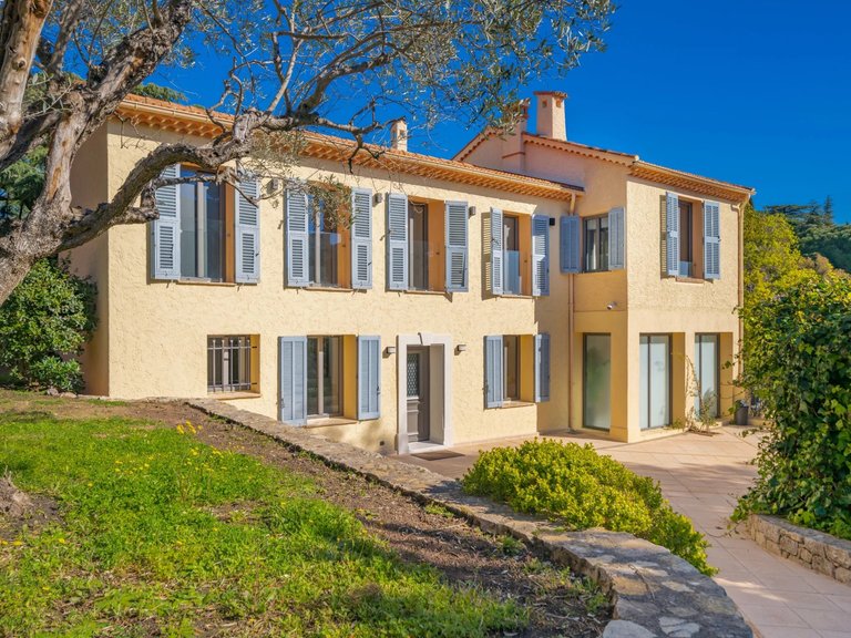 Villa for Sale in Cannes, Cannes Area 1