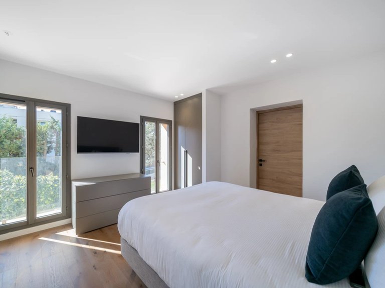 Villa for Sale in Cannes, Cannes Area 14
