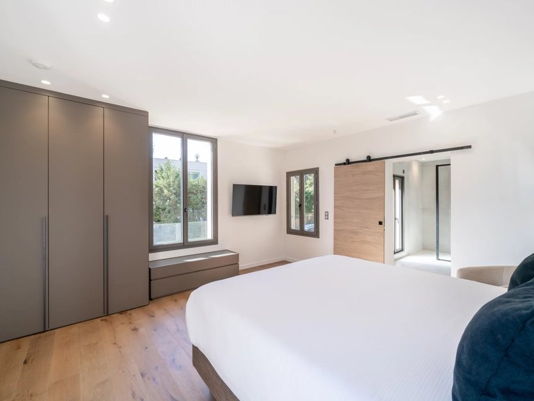 Villa for Sale in Cannes, Cannes Area 18