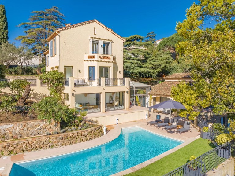 Villa for Sale in Cannes, Cannes Area 4