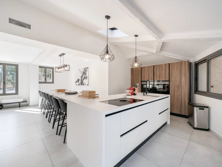Villa for Sale in Cannes, Cannes Area 6