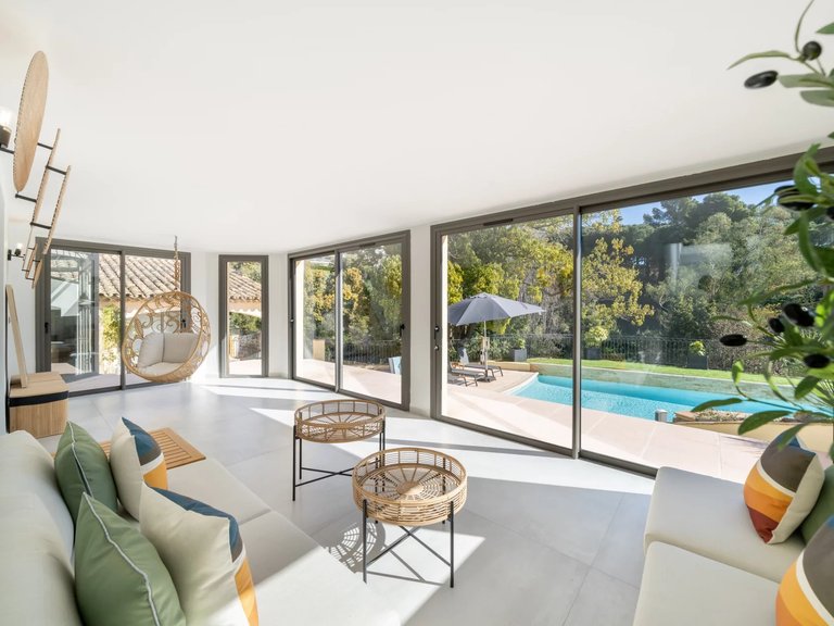 Villa for Sale in Cannes, Cannes Area 8