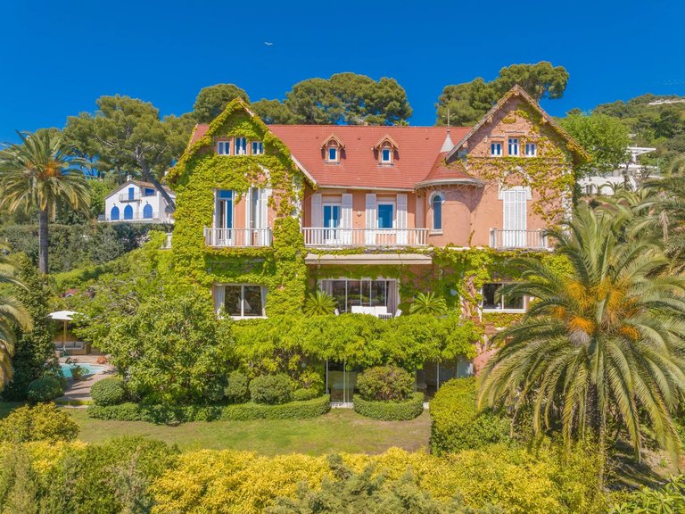 Villa for Sale in Cannes, Cannes Area 1