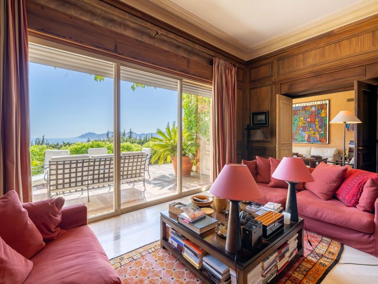 Villa for Sale in Cannes, Cannes Area 6