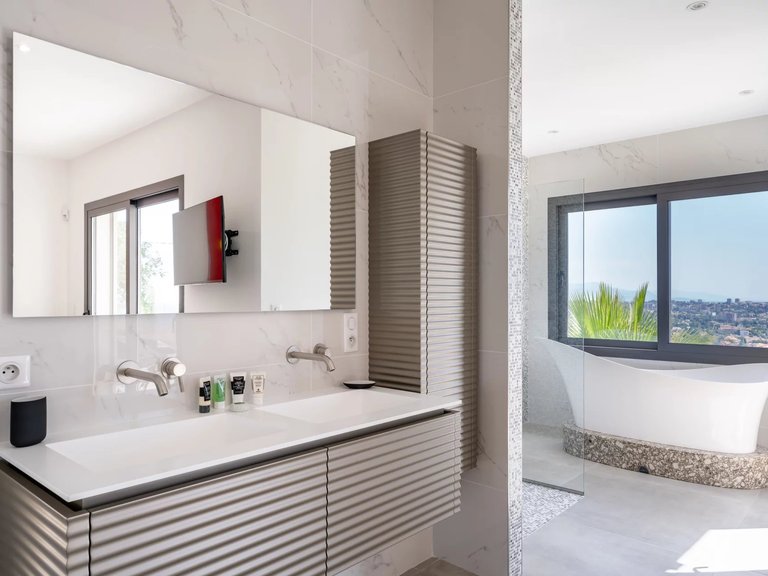 Villa for Sale in Le Golfe Juan, Antibes Area 14