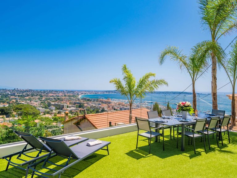 Villa for Sale in Le Golfe Juan, Antibes Area 17