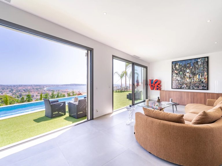Villa for Sale in Le Golfe Juan, Antibes Area 6