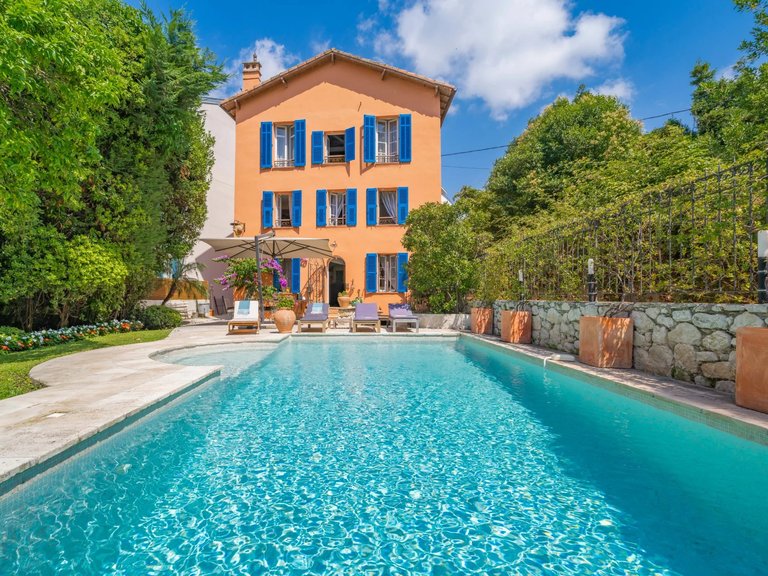 Villa for Sale in Cannes, Cannes Area 1