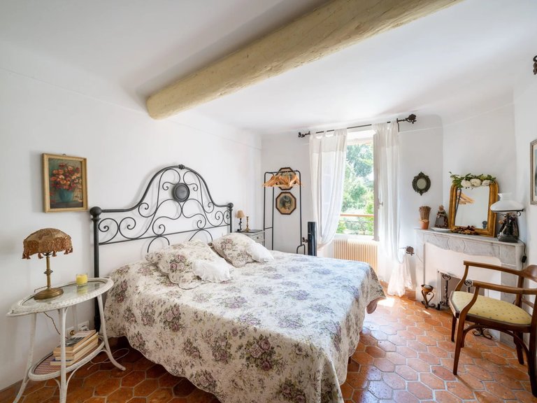 Villa for Sale in Cannes, Cannes Area 11