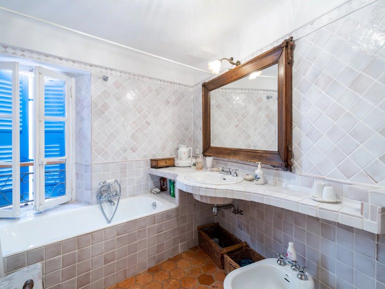 Villa for Sale in Cannes, Cannes Area 12