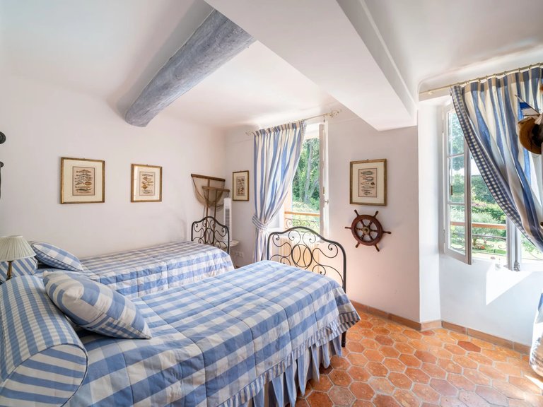 Villa for Sale in Cannes, Cannes Area 15