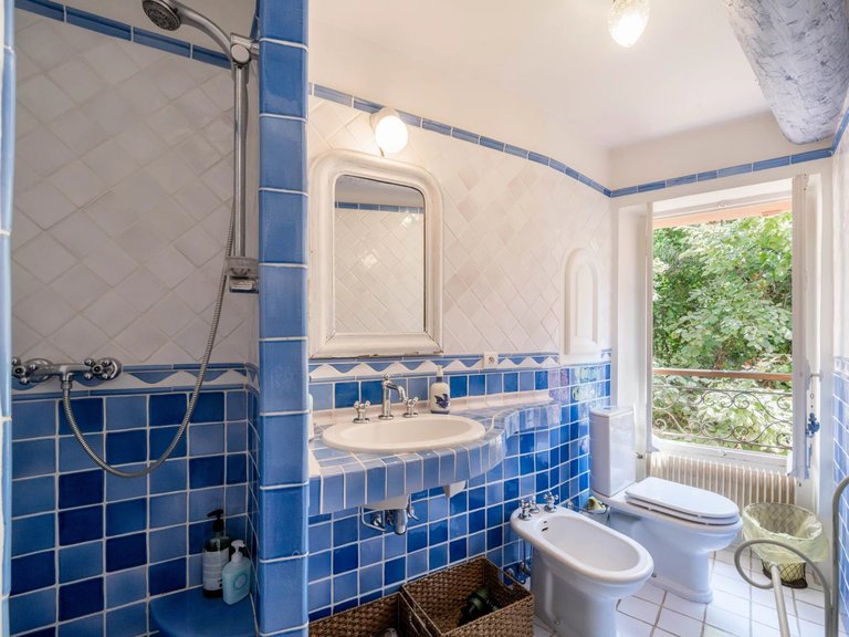 Villa for Sale in Cannes, Cannes Area 16