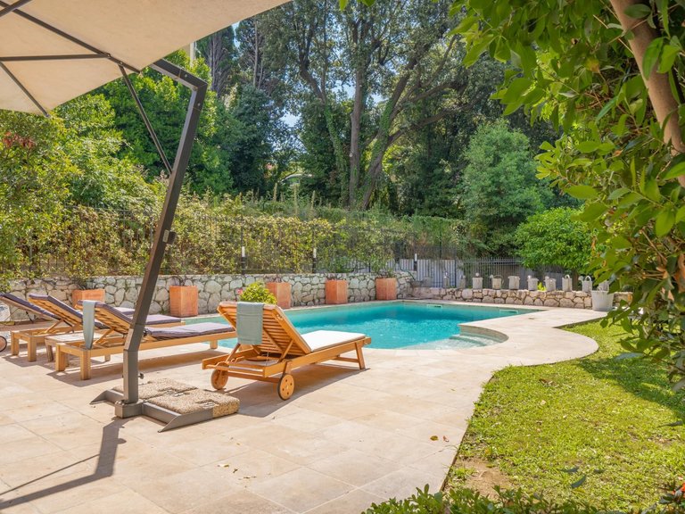 Villa for Sale in Cannes, Cannes Area 17