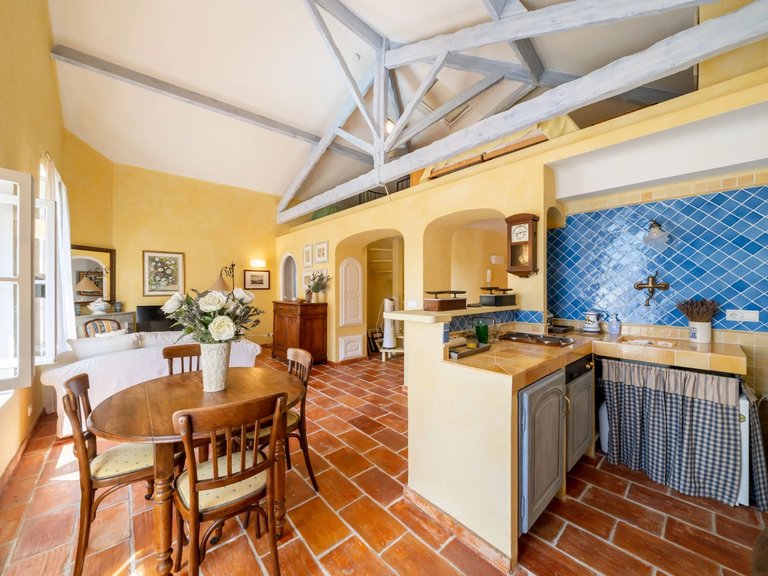 Villa for Sale in Cannes, Cannes Area 8