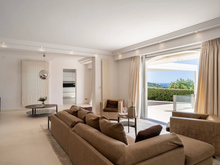 Villa for Sale in Cannes, Cannes Area 12