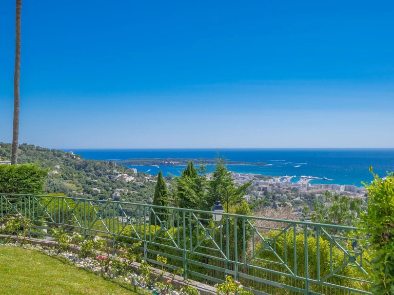Villa for Sale in Cannes, Cannes Area 17