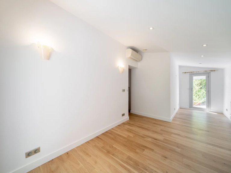 Villa for Sale in Cannes, Cannes Area 20
