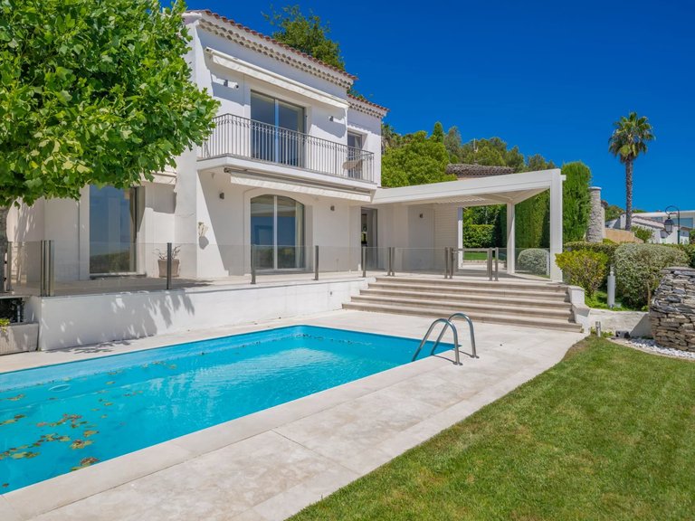 Villa for Sale in Cannes, Cannes Area 3