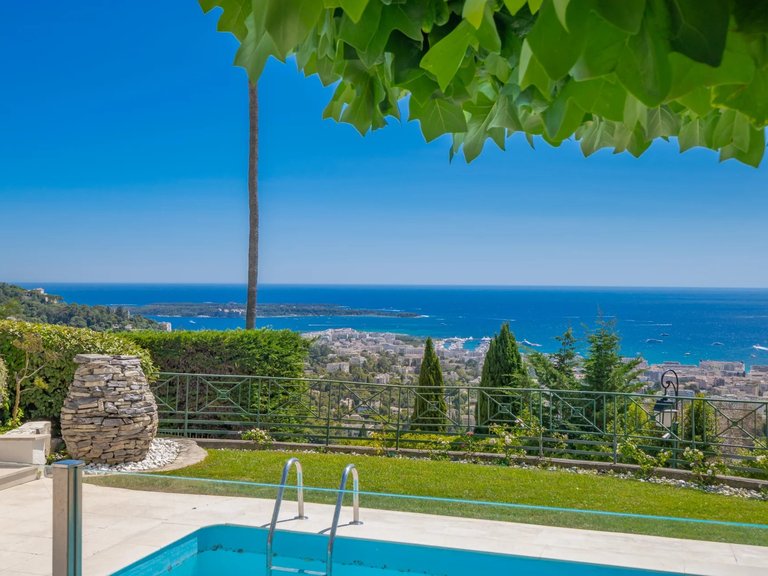 Villa for Sale in Cannes, Cannes Area 4