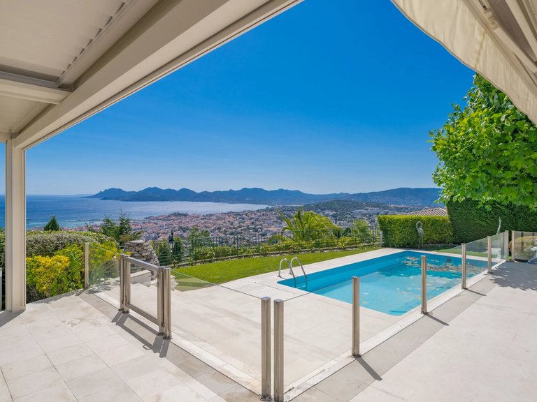 Villa for Sale in Cannes, Cannes Area 6