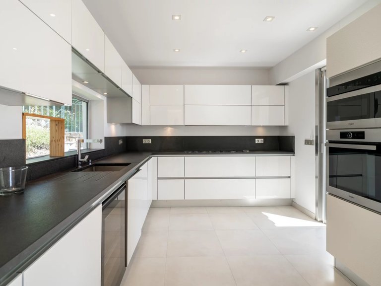 Villa for Sale in Cannes, Cannes Area 7