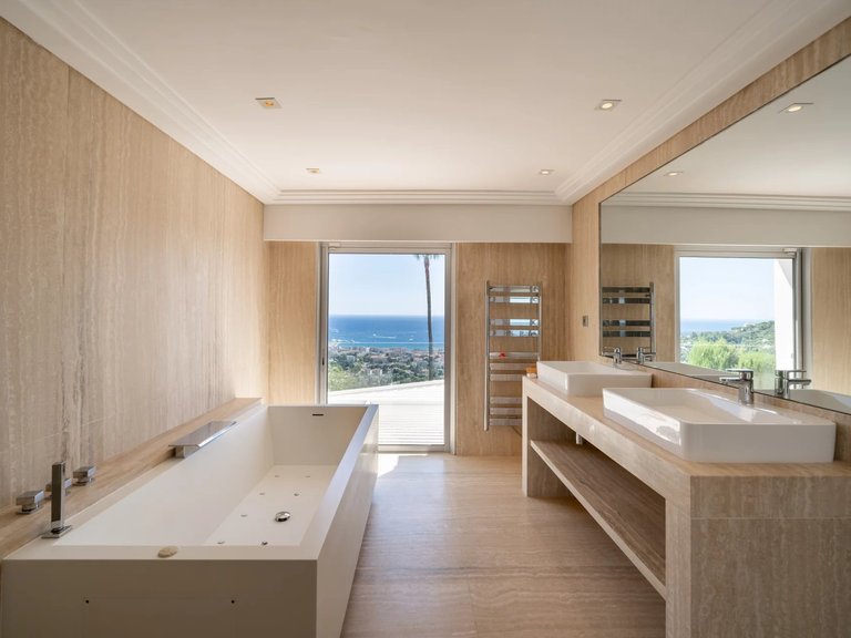 Villa for Sale in Cannes, Cannes Area 9