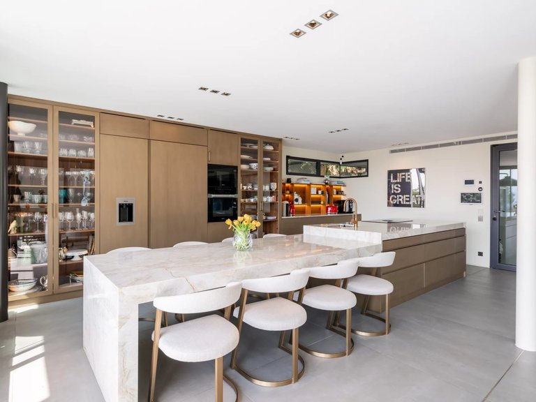Villa for Sale in Le Cannet, Cannes Area 13