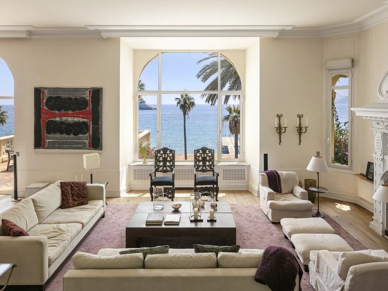 Villa for Sale in Cannes, Cannes Area 2