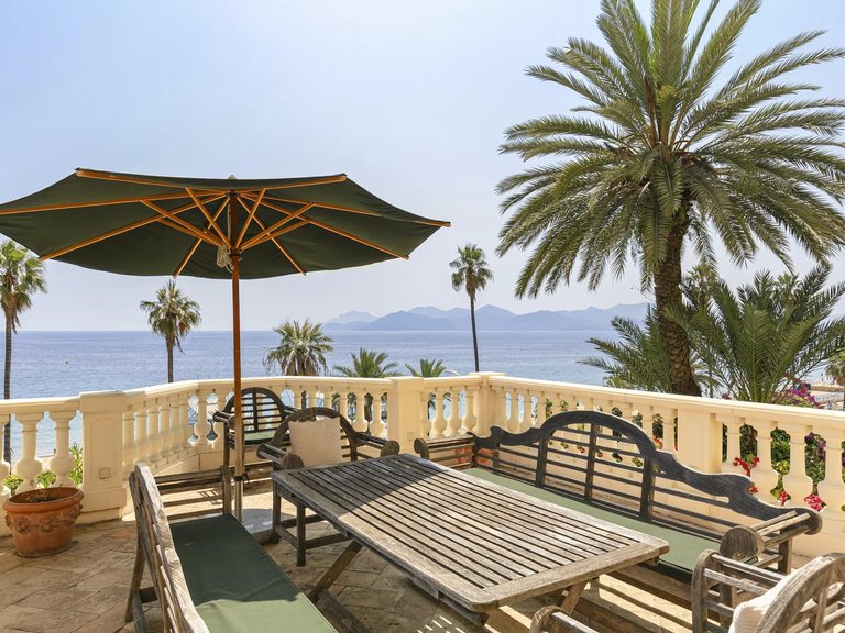 Villa for Sale in Cannes, Cannes Area 6