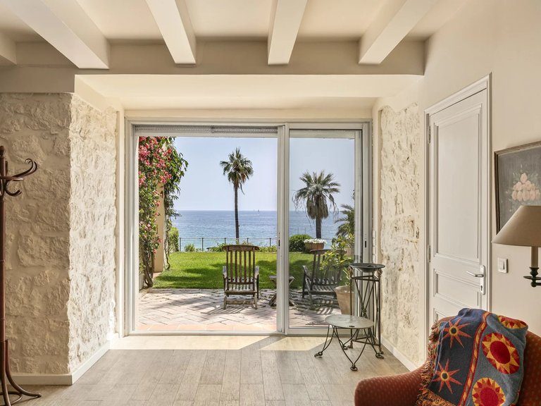 Villa for Sale in Cannes, Cannes Area 7