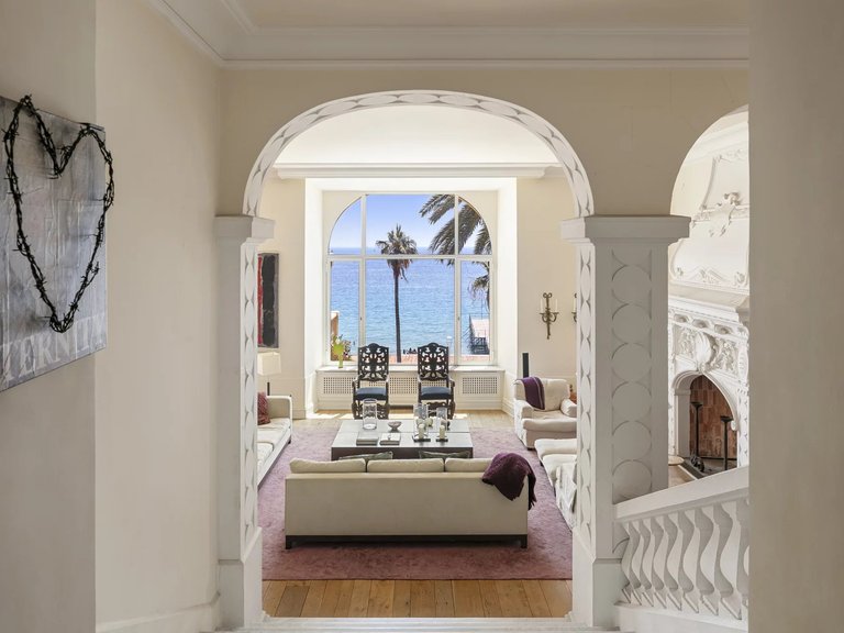 Villa for Sale in Cannes, Cannes Area 10