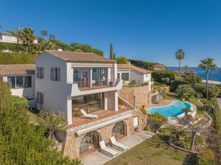 Villa for Sale in Cannes, Cannes Area 1