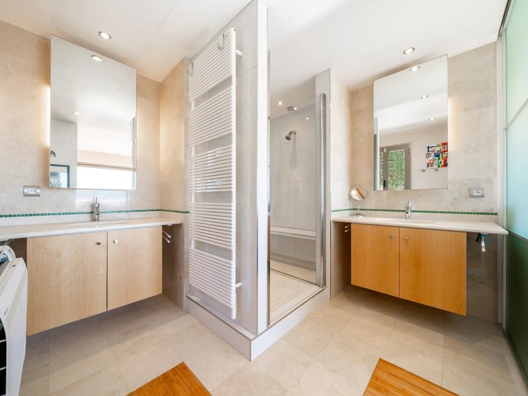 Villa for Sale in Cannes, Cannes Area 11