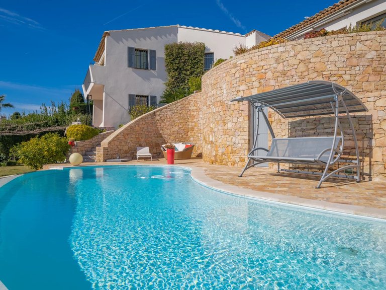 Villa for Sale in Cannes, Cannes Area 13