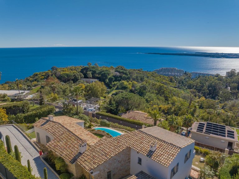 Villa for Sale in Cannes, Cannes Area 16