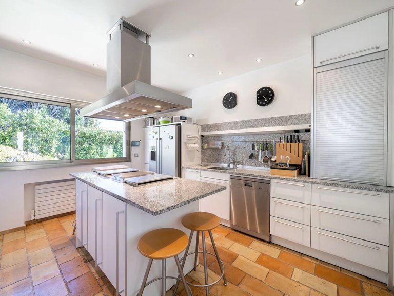 Villa for Sale in Cannes, Cannes Area 9