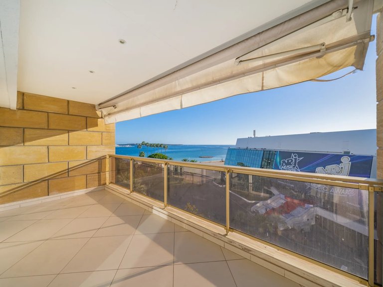Apartment for Sale in Cannes, Cannes Area 1
