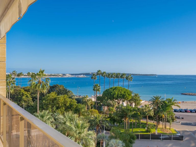 Apartment for Sale in Cannes, Cannes Area 2
