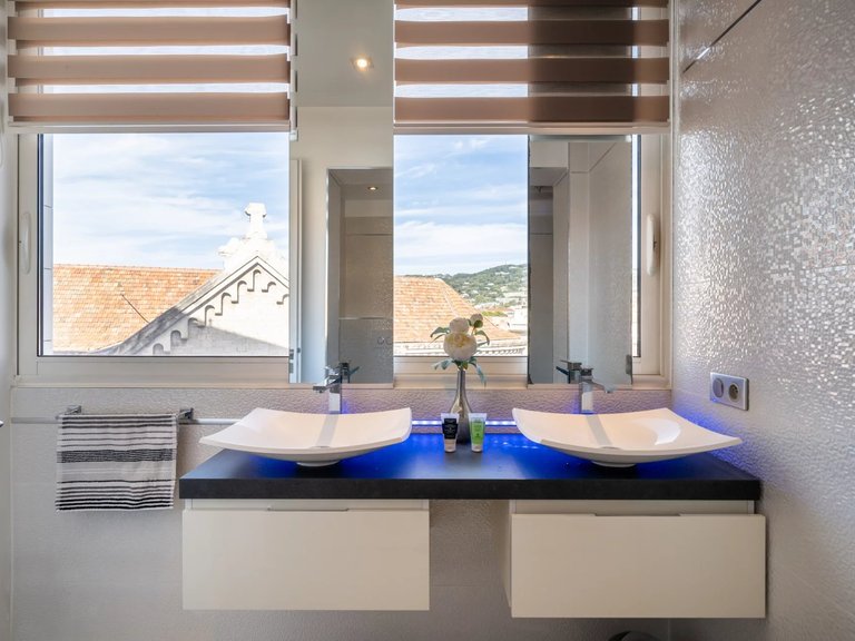 Apartment for Sale in Cannes, Cannes Area 11