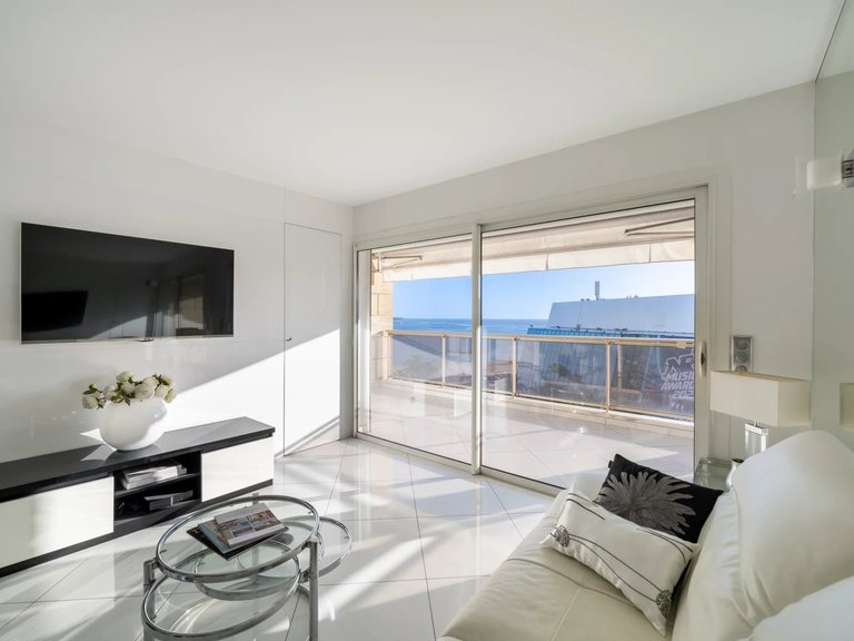 Apartment for Sale in Cannes, Cannes Area 4