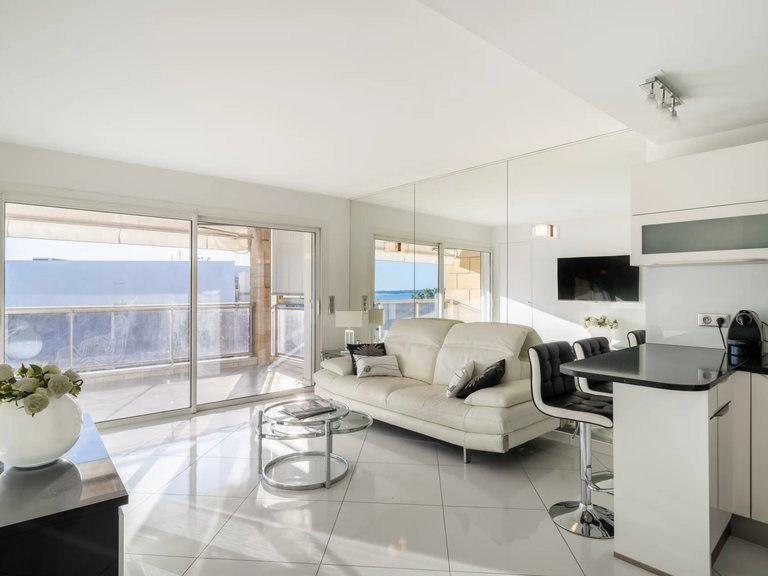Apartment for Sale in Cannes, Cannes Area 5