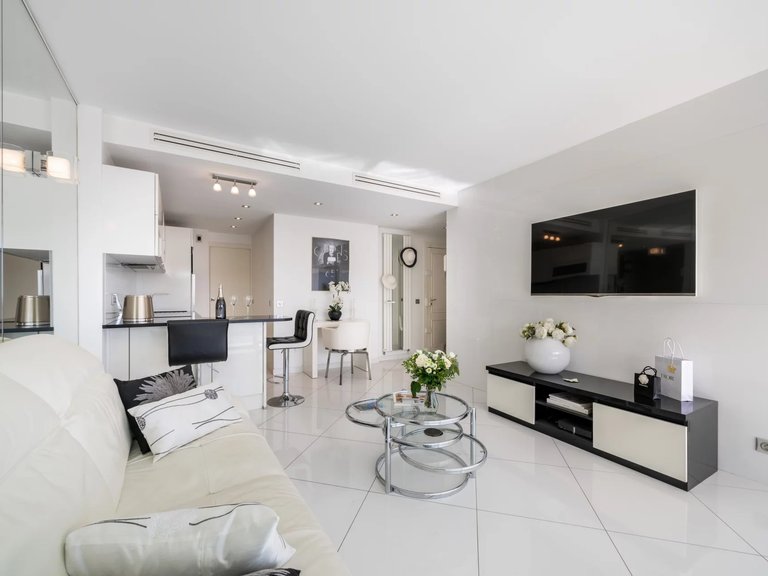 Apartment for Sale in Cannes, Cannes Area 6