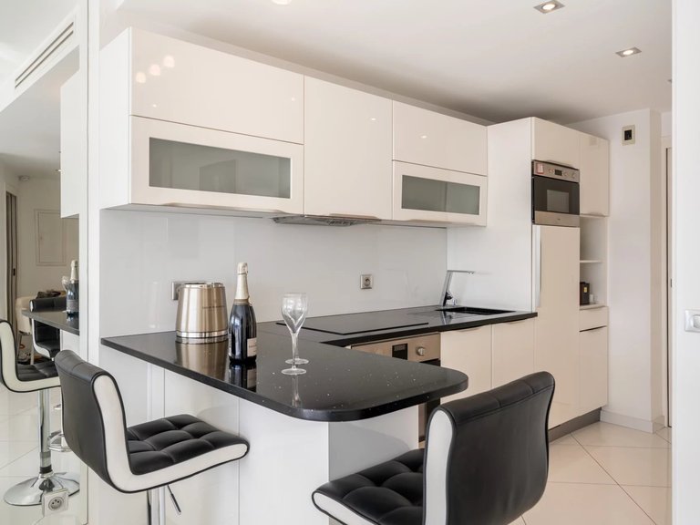 Apartment for Sale in Cannes, Cannes Area 7