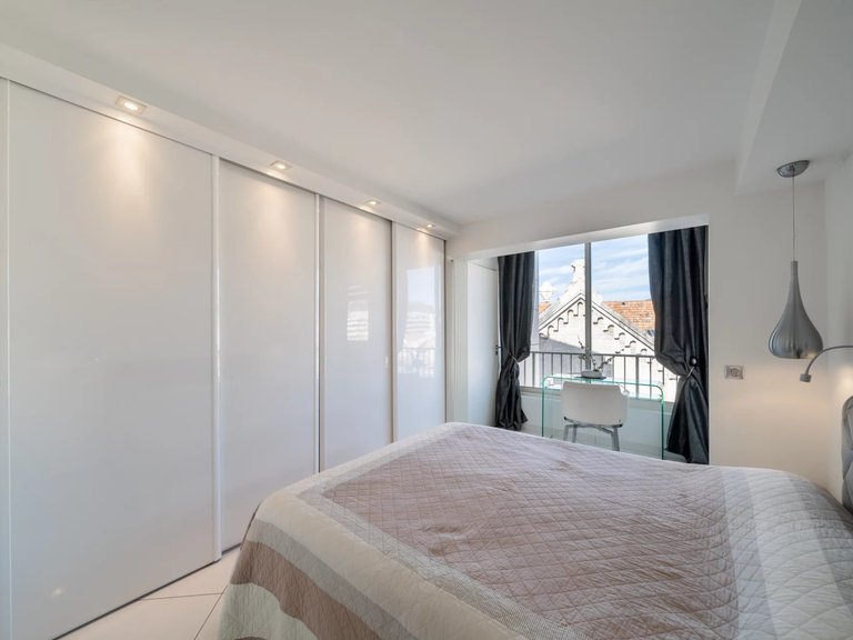 Apartment for Sale in Cannes, Cannes Area 9