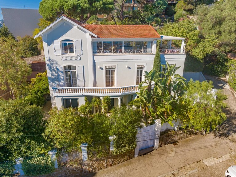 Villa for Sale in Cannes, Cannes Area 1