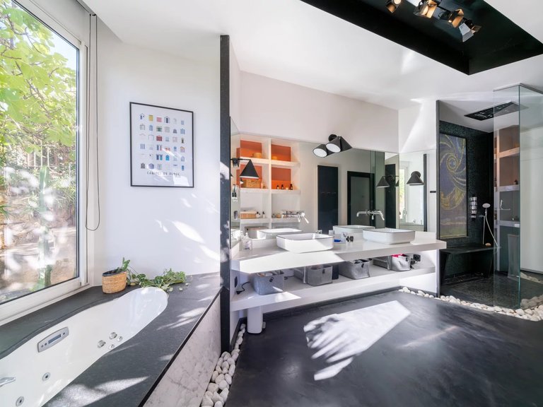 Villa for Sale in Cannes, Cannes Area 12