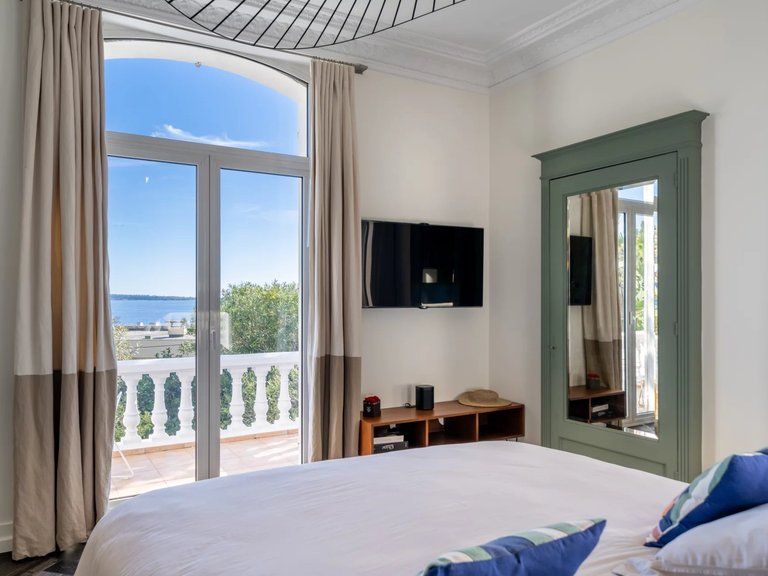 Villa for Sale in Cannes, Cannes Area 13