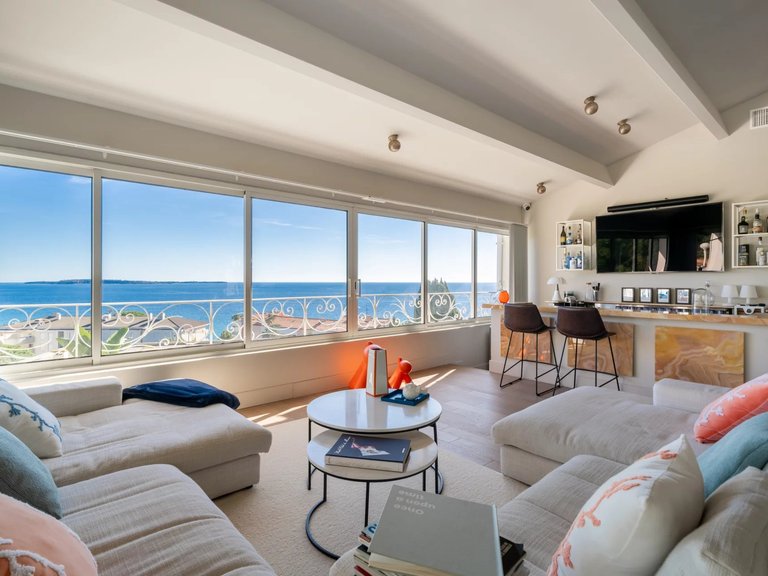 Villa for Sale in Cannes, Cannes Area 20