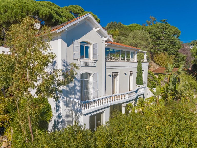 Villa for Sale in Cannes, Cannes Area 3
